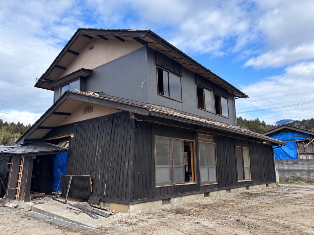 石川県2階建て木造公費解体工事 32坪 解体前